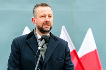 Wsparcie dla Ukrainy "niezmienne". Szef MON stawia jednak warunek