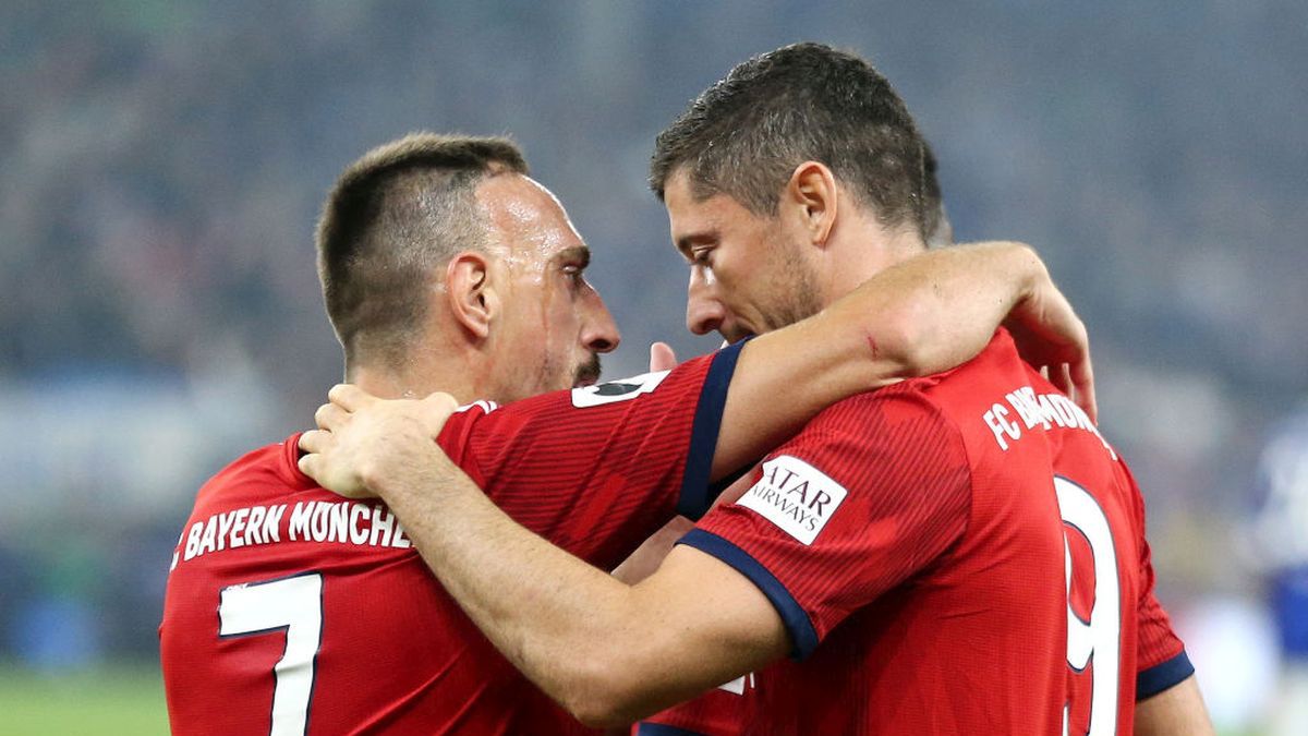 Getty Images / Christof Koepsel  / Na zdjęciu: Franck Ribery i Robert Lewandowski