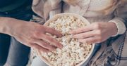 Popcorn - ile ma kalorii? Popularna przekąska pod lupą