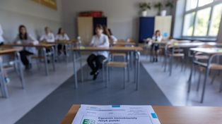 Ruszyły próbne egzaminy ósmoklasisty z Operonem. Na pierwszy ogień idzie język polski. Czego mogą spodziewać się uczniowie?