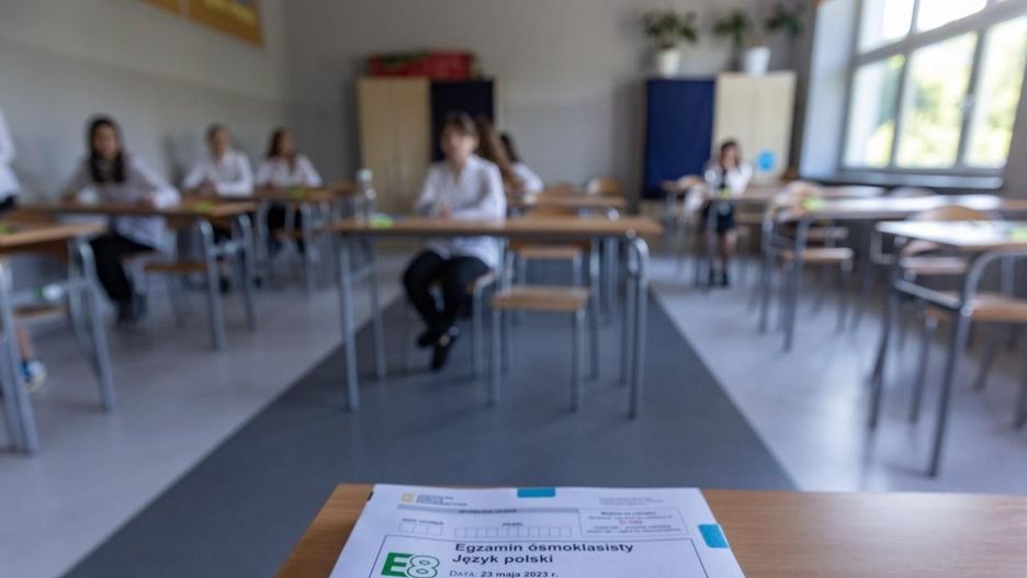 Długopisy w dłoń! Uczniowie piszą dziś próbny egzamin z języka polskiegi