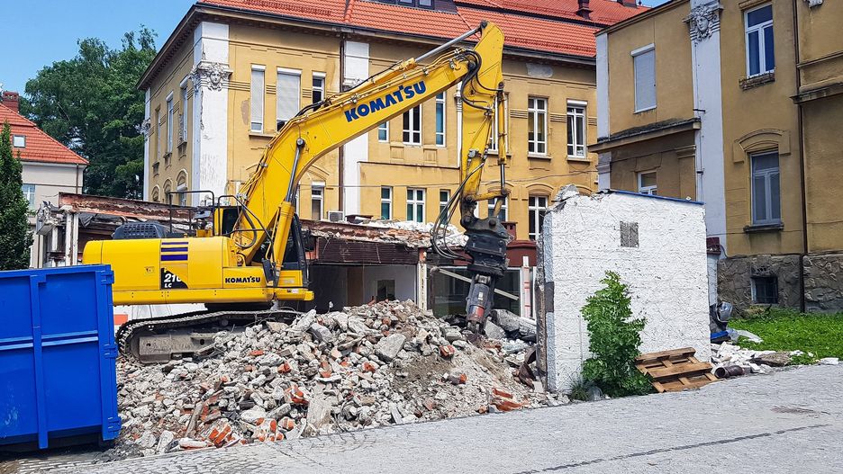 Śląskie. W budynku przybudówki do niedawna mieścił się Zakład Diagnostyki Obrazowej Szpitala Miejskiego w Bielsku-Białej.