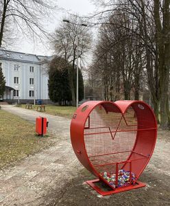 Poręba. Wielkie, czerwone serca pomogą potrzebującym