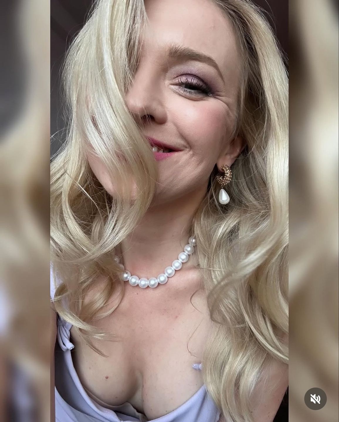 Barbara Kurdej-Szatan świeci dekoltem