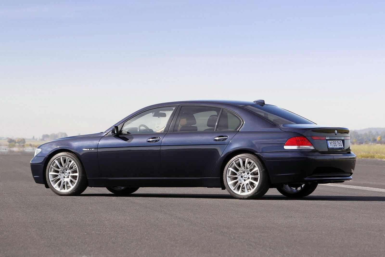 BMW Serii 7 V12