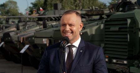 Wpadka na konferencji Nawrockiego. Aż się uśmiechnął