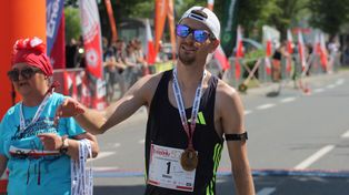 Półmaraton Radomskiego Czerwca '76 w upale. Kenijczycy najlepsi, nasz Mateusz Kaczor na podium. Rekordowa edycja biegu. Zobaczcie zdjęcia