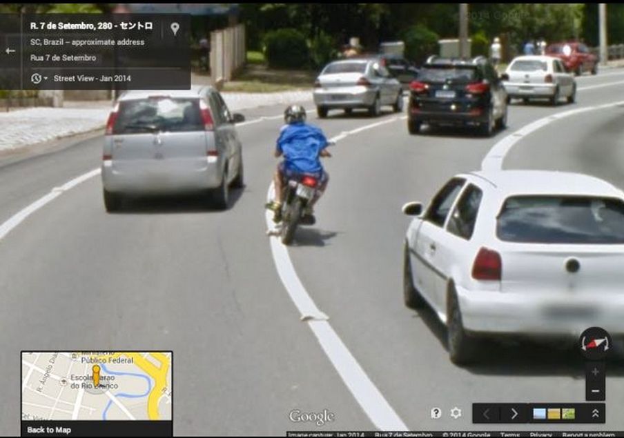 Wypadek motocyklowy na Google Street View 1