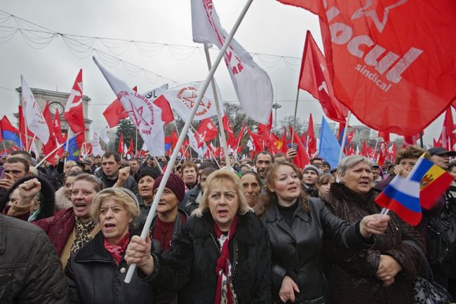 Mołdawia: Tysiące ludzi demonstrowały przeciw zacieśnianiu więzi z UE
