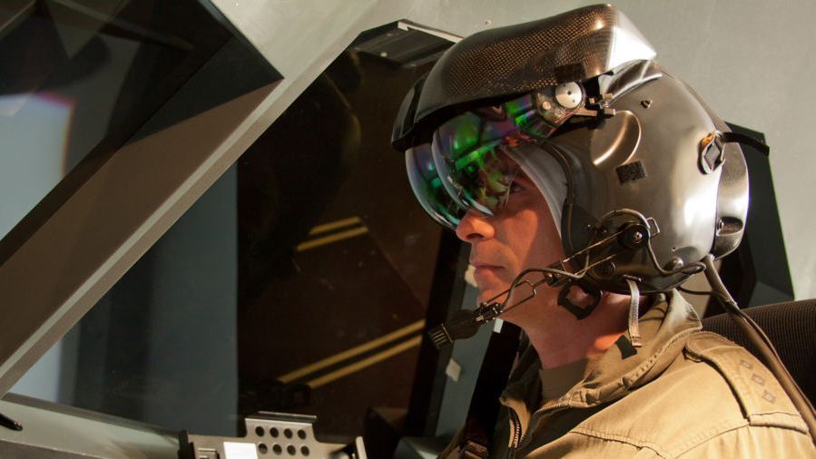 Zaczyna się era wyświetlaczy nahełmowych w lotnictwie cywilnym 1