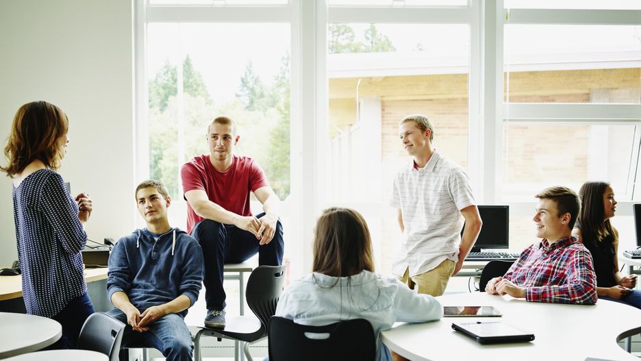 Odmiana nazwisk. Dlaczego nazwiska w języku polskim należy odmieniać?