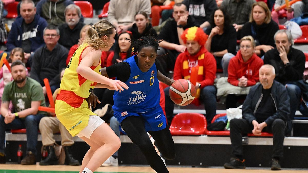 PAP / Maciej Kulczyński / Rennia Davis