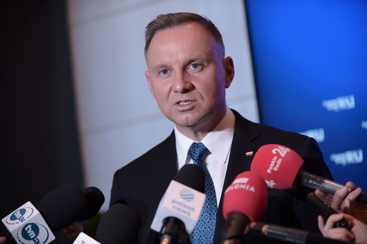 Andrzej Duda będzie musiał podjąć decyzję, co dalej z kontrowersyjną ustawą. 