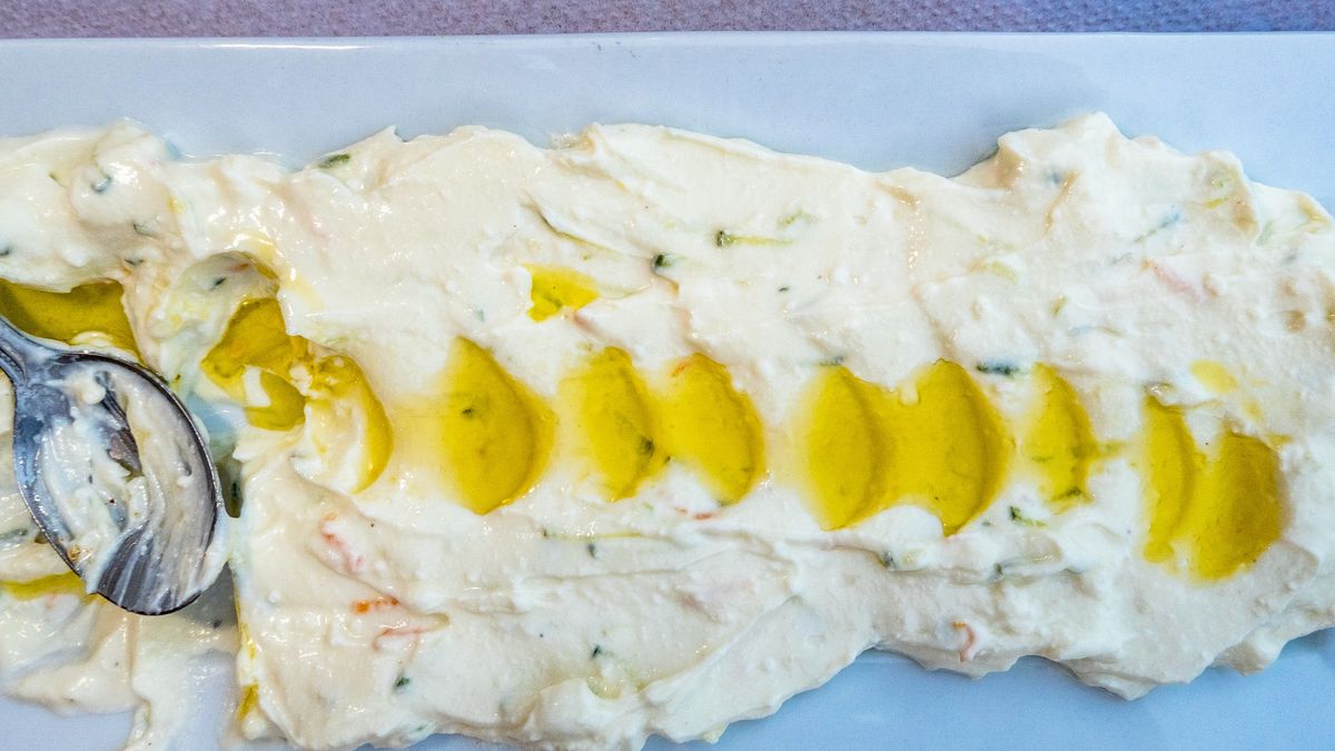 Na bazie jogurtu można przygotować pyszne i zdrowe sosy