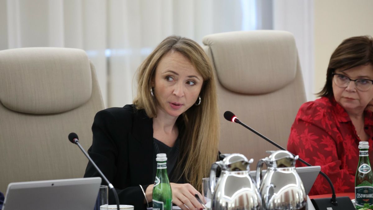 Sobotnie posiedzenie rz?du
28.09.2024 Warszawa Posiedzenie rzadu Donalda Tuska fot. Andrzej Iwanczuk/REPORTER
N/z: Agnieszka Dziemianowicz-Bak, Izabela Leszczyna
Andrzej Iwanczuk/REPORTER