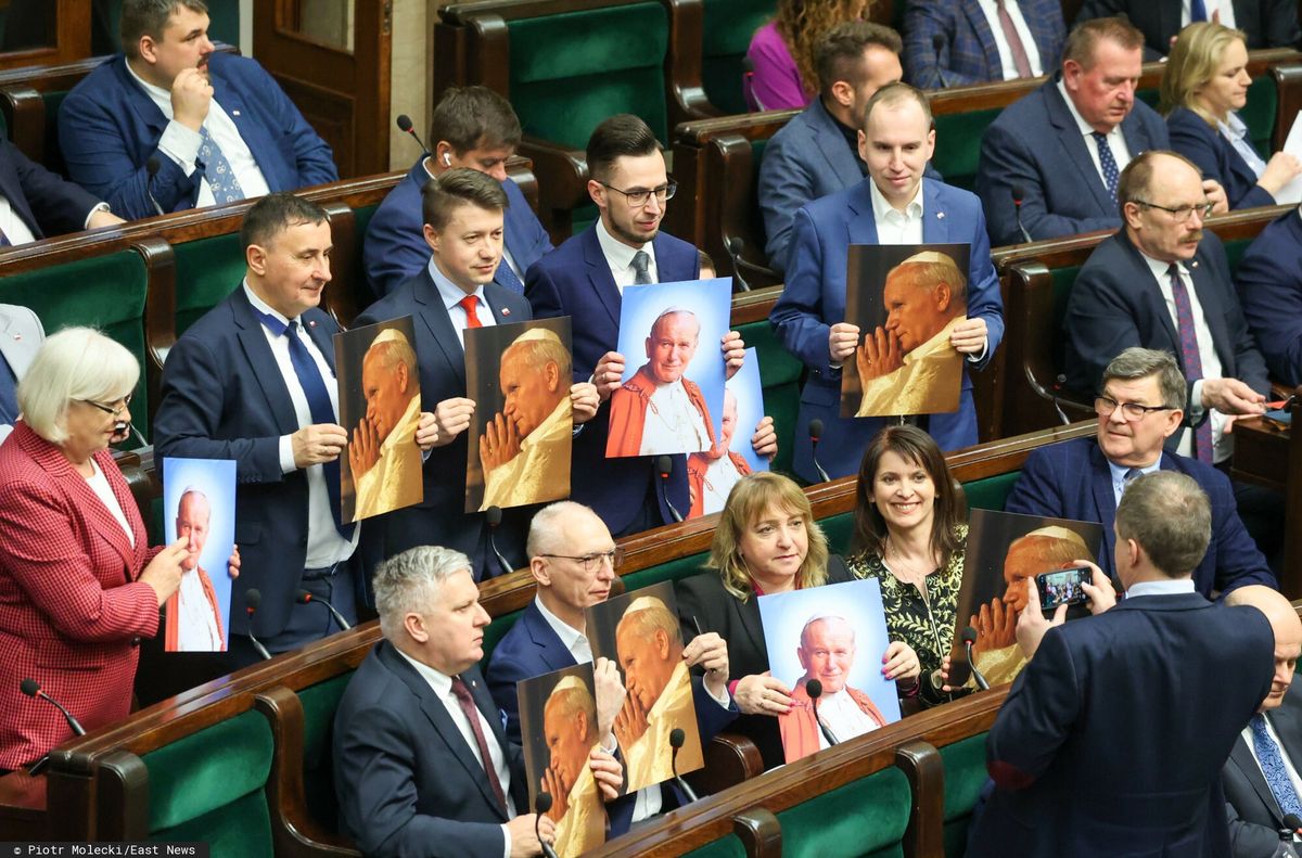 Posiedzenie Sejmu z 9 marca 2023 r. Tego dnia przyjęto uchwałę w sprawie ochrony dobrego imienia papieża Jana Pawła II