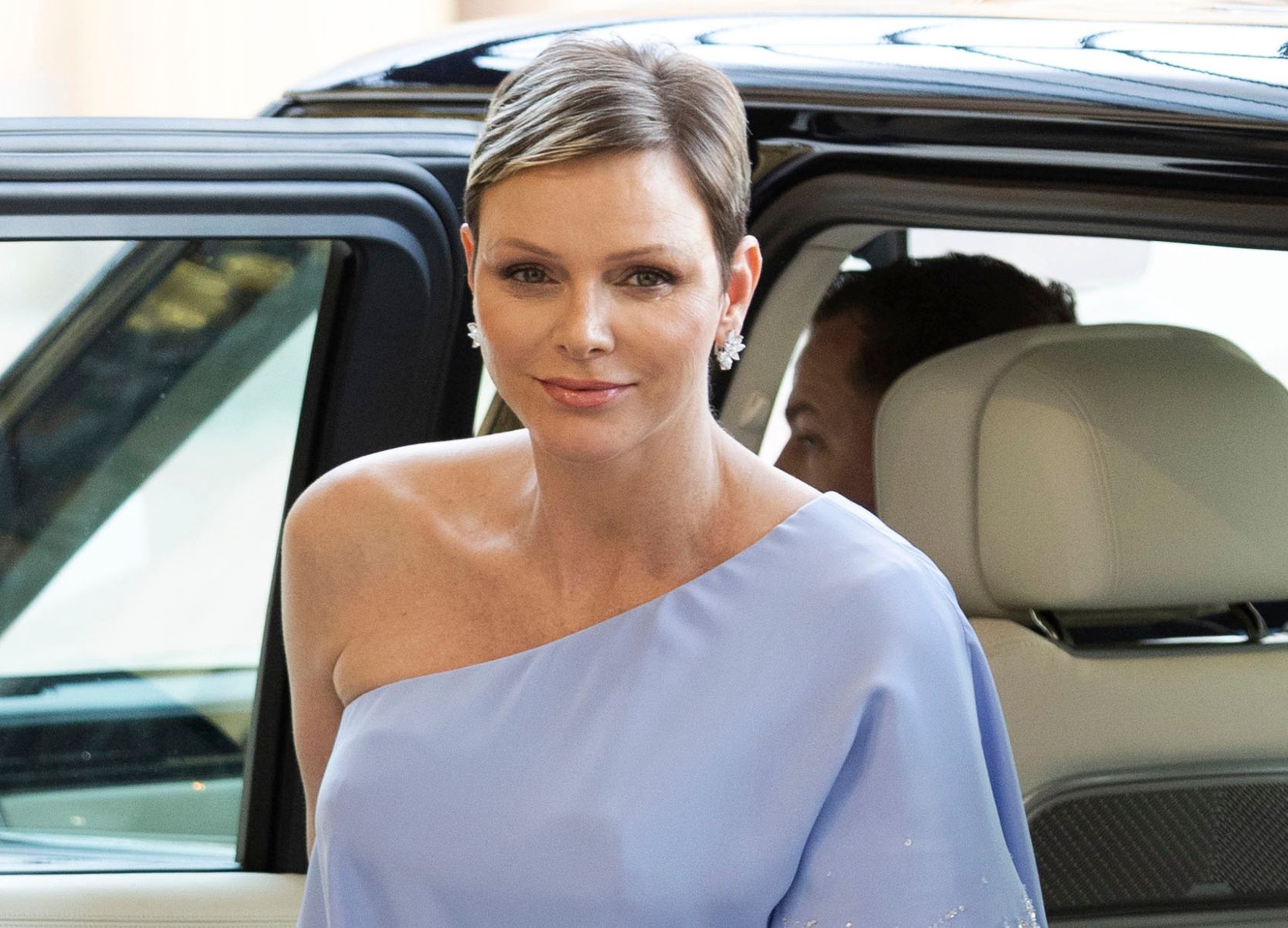 Kolczyki księżnej Charlene – diamentowe kwiaty