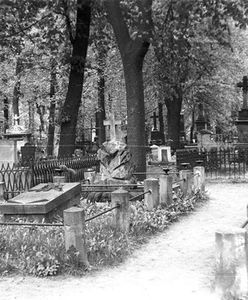 Zwiedź cmentarz ewangelicko-augsburski