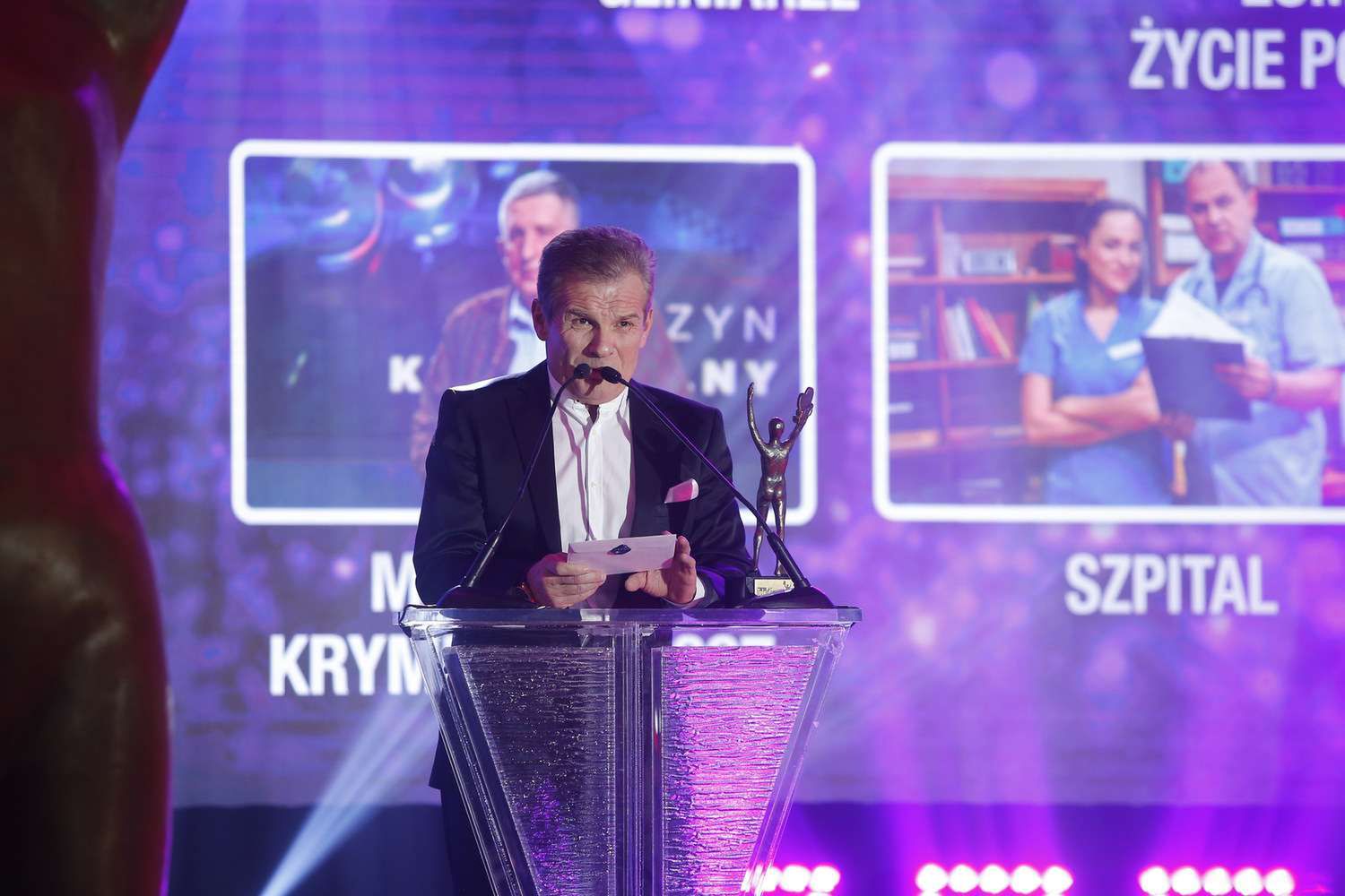 Marek Włodarczyk wręczył nagrodę dla serialu Lombard – TeleKamery 2019