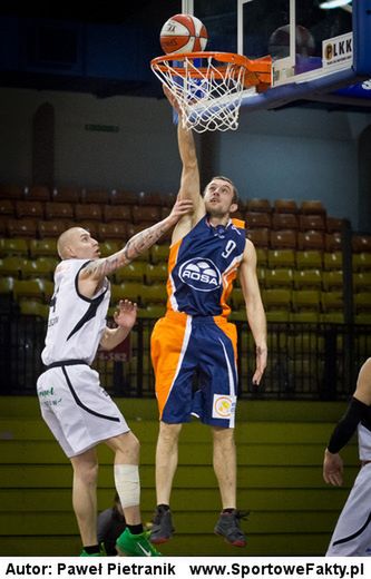 W sezonie 2013/2014 Artur Donigiewicz ma poprowadzić GTK Gliwice do awansu do I ligi