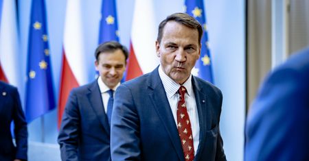 Ostry wpis Sikorskiego. Chodzi o wyciek stanowiska rządu