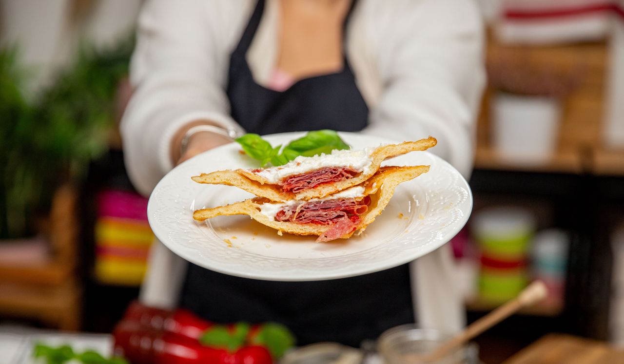 Urocze pizzerinki z miodem i burratą. Idealne na każdą okazję