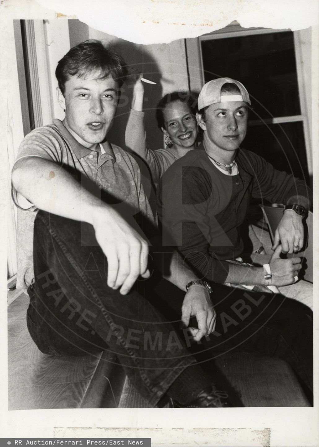 Zdj?cia m?odego Elona Muska na aukcjiFerrari Press Agency
Musk 1
Ref 14164
23/08/2022
See Ferrari text
Pictures must credit: RR Auction

Tesla billionaire Elon Musk 's first girlfriend is auctioning off photos of them from their  romance. Jennifer Gwynne, now 48,  and Musk , 51, dated for about a year when they were in their early 20s and studying at the University of Pennsylvania in the USA.Jennifer met his family and heard all about his plans for electric cars. She is now married with a stepson and living in South Carolina.Gwynne  is now selling some of the keepsakes from their love affair with the hope that the proceeds will help pay for her stepson's college tuition.These include photos of their time together and a necklace that he gave her as a birthday present, She and Musk  broke up when he moved to Palo Alto ,California in 1995, around the same time he became serious with his first wife, Justine.

OPS: One of the photos being sold. Elon Musk with Jennifer Gwynne and a friend

Picture supplied by FerrariRR Auction