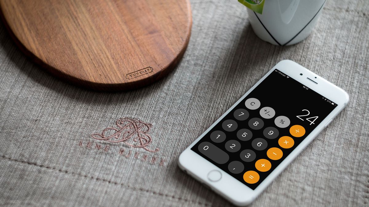 1+2+3=24. Wyjaśniamy, o co chodzi z błędnym działaniem kalkulatora iPhone'a 1