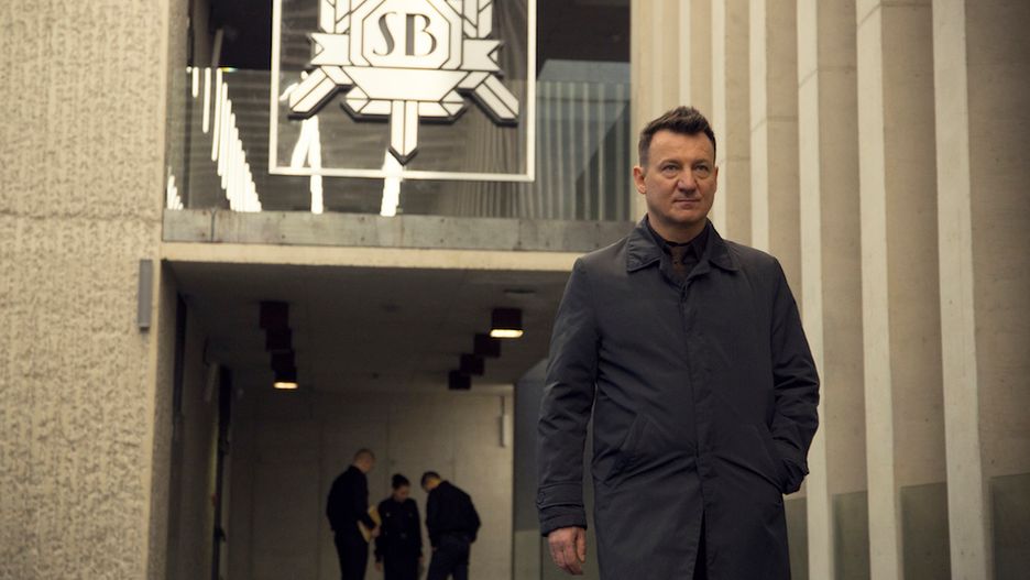 Robert Więckiewicz jako oficer śledczy w świecie, w którym wciąż istnieje żelazna kurtyna
