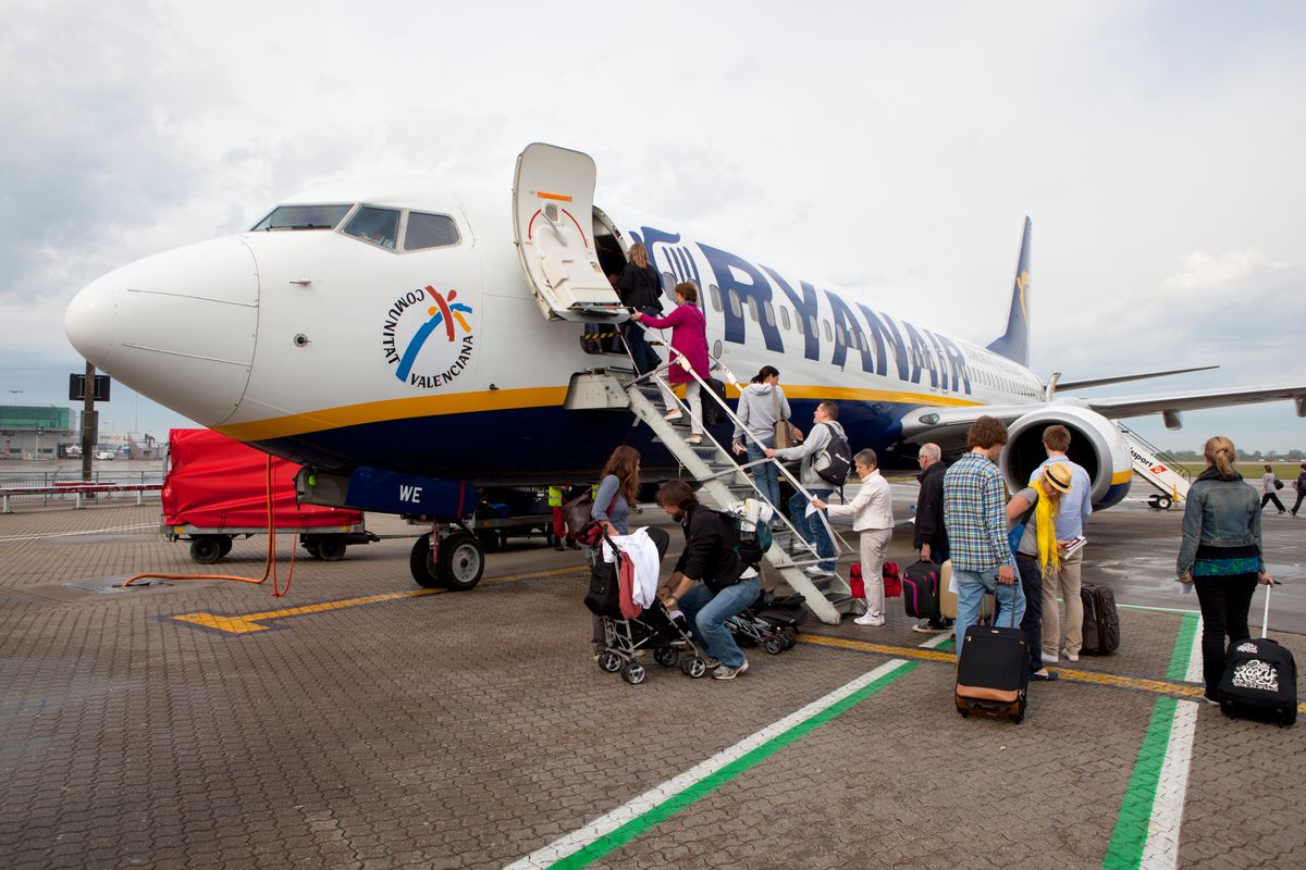 Ryanair zapłaci pasażerce blisko 300 tys. zł odszkodowania. Wszystko przez bagaż