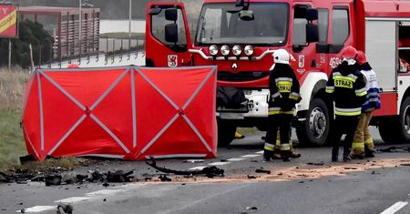 Śmierć na drogach. Groźne wypadki w całej Polsce. Czarna seria