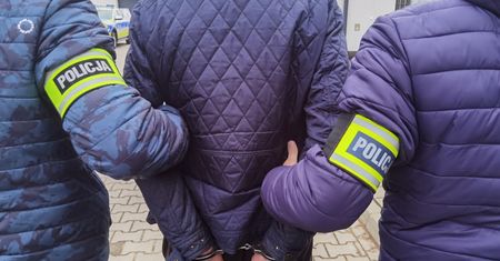 35-latek napadł na ratowników medycznych na Podlasiu. Oto co ukrywał w domu