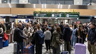 Ambasada ostrzega turystów. "Wysokie ryzyko odwołania lotów"