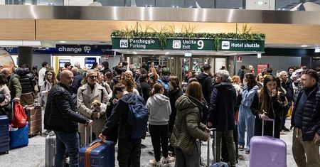 Ambasada ostrzega turystów. "Wysokie ryzyko odwołania lotów"