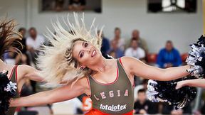 Cheerleaderki podczas meczu Legii Warszawa z Rosą Radom (galeria)