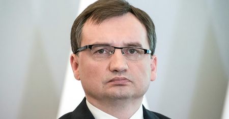 Zakaz aborcji. Zbigniew Ziobro zabrał głos. Prokuratorzy już wiedzą, co mają robić