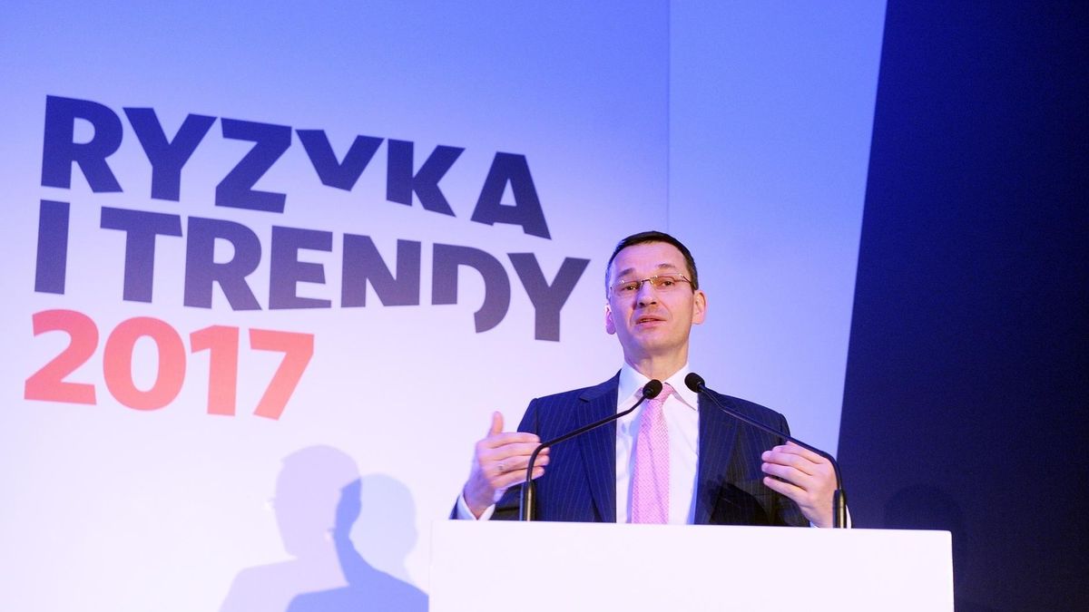 - My zasadniczo nie patrzymy na podnoszenie podatków jako to źródło, gdzie ma się znaleźć 40 czy 50 mld zł - zadeklarował wicepremier Mateusz Morawiecki podczas konferencji "Ryzyka i Trendy 2017" w styczniu 2017 r.