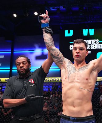 Szybki nokaut. Polak trafił do UFC