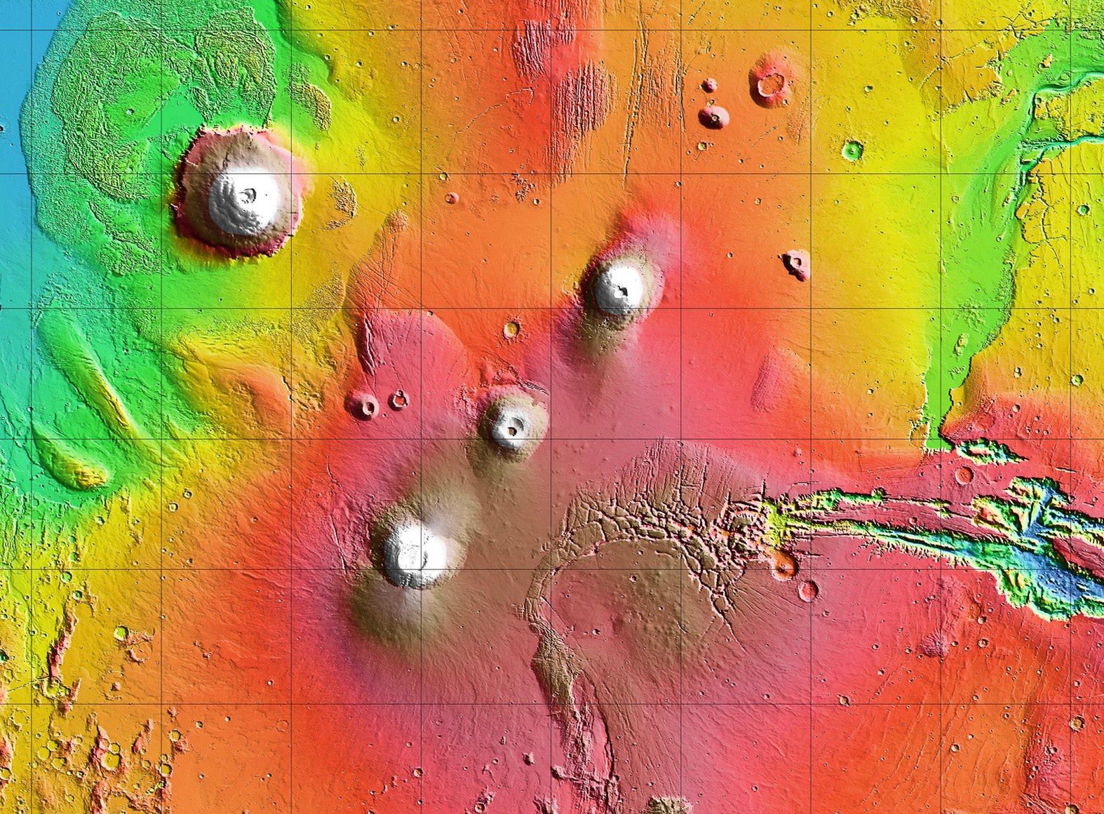 Arsia Mons jest najbardziej wysuniętym na południe