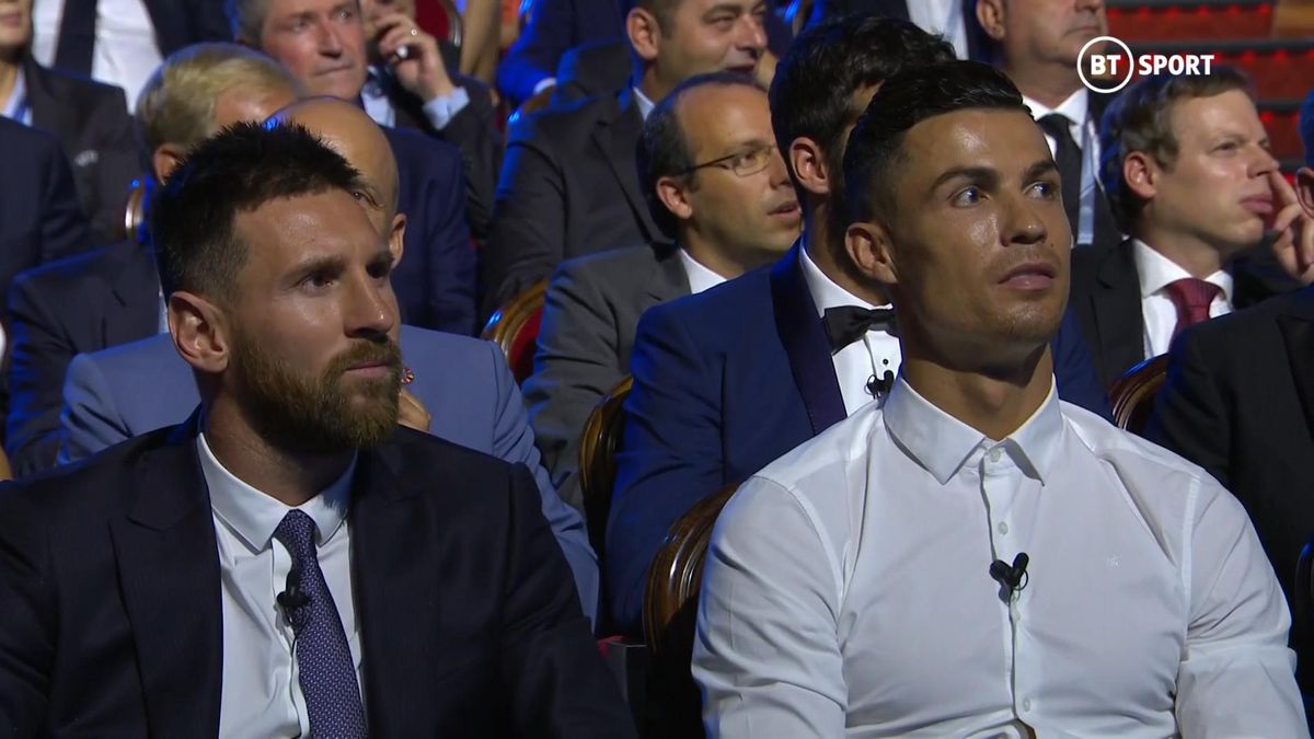 Twitter / twitter.com/btsportfootball/ / Lionel Messi i Cristiano Ronaldo po przemowie Erica Cantony