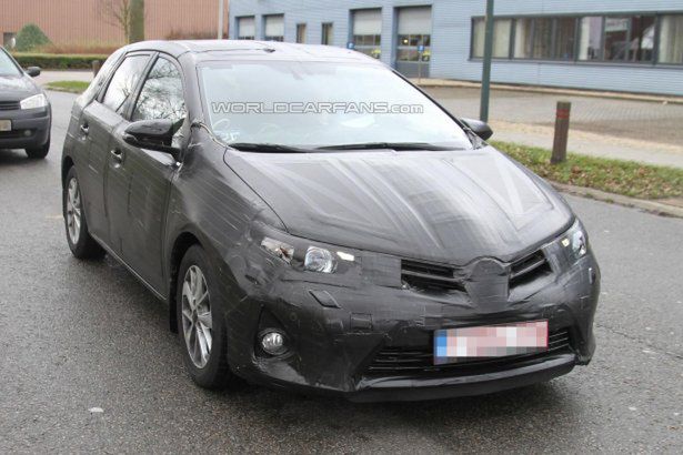 Nowa Toyota Auris (2012) - zdjęcia szpiegowskie