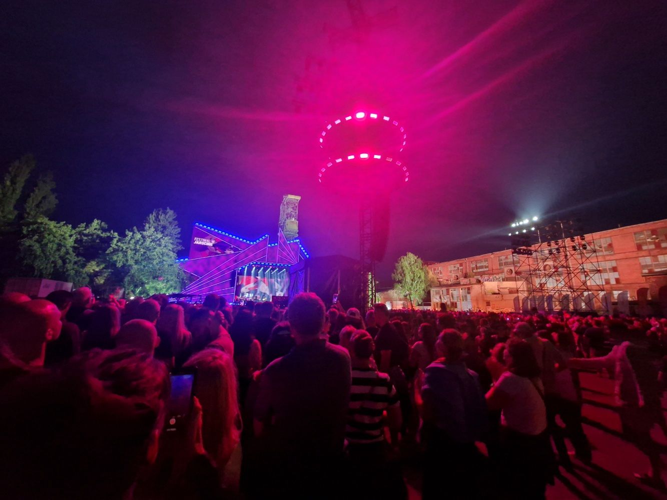 Koncert na terenie Stoczni Gdańskiej