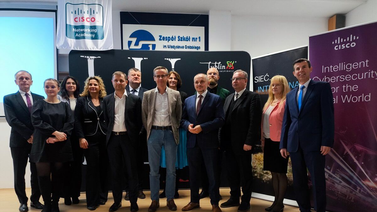 Podsumowanie pilotażowego programu wraz z wizytą w szkolnym laboratorium Akademia Cisco
