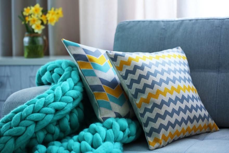 Poduszki dekoracyjne – świetny dodatek do wnętrz