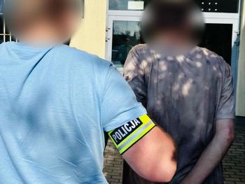 Ostróda: Groził sąsiadce podpaleniem i śmiercią. Nie przestał nawet, gdy na miejsce przyjechała policja