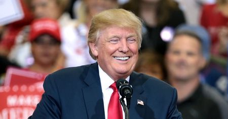 Chcą zaprzysiężyć Trumpa na prezydenta. Służby postawione na nogi