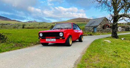 Fabrycznie nowy Ford Escort MK2? Żaden problem. Brytyjczycy wskrzesili legendę