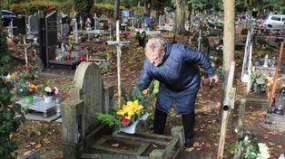 Koszalin: 60 wiązanek od seniorów. Będą ozdabiać zaniedbane groby