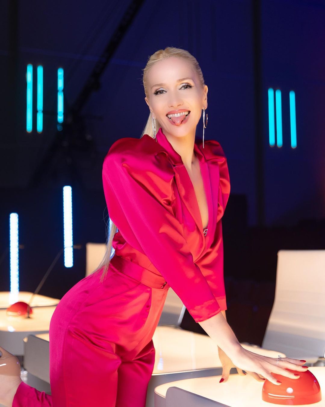 Natalia Oreiro w blond włosach