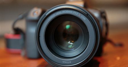 Obiektywy Canon RF to nowa jakość. Szkła EF zostały daleko w tyle